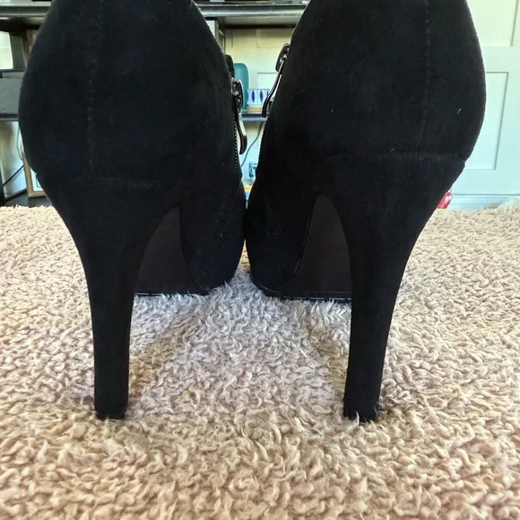 Women's Platform Stiletto 4” Ankle Booties - Size 7 - Picture 6 of 7